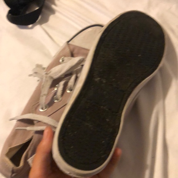 Purple converse - Picture 2 of 3